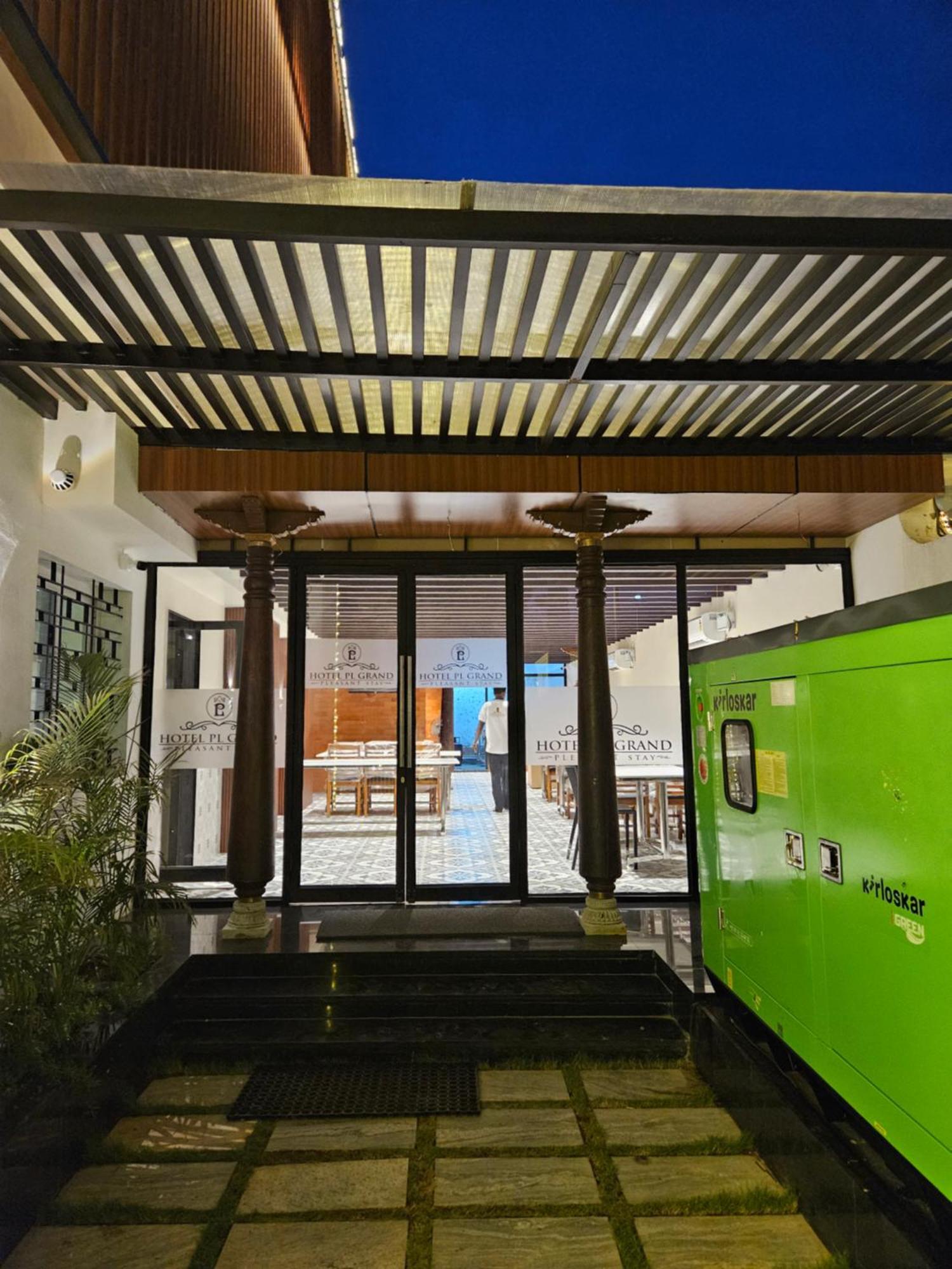 Hotel Pl Grand Karaikkudi Exteriör bild