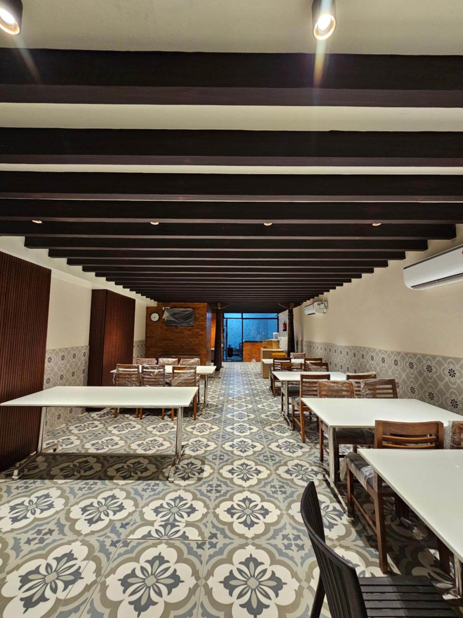 Hotel Pl Grand Karaikkudi Exteriör bild